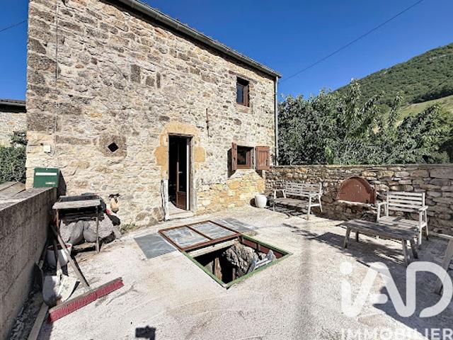 Vente Maison 4 pièces 72 m2 Saint Georges de Luzençon