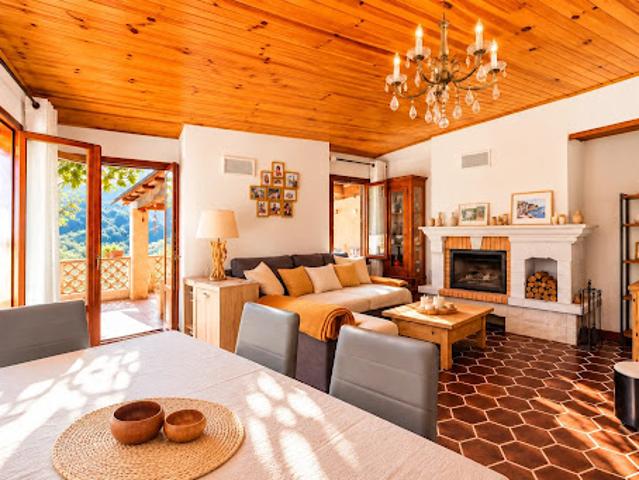 Vente Maison 4 pièces 75 m2 Roquesteron