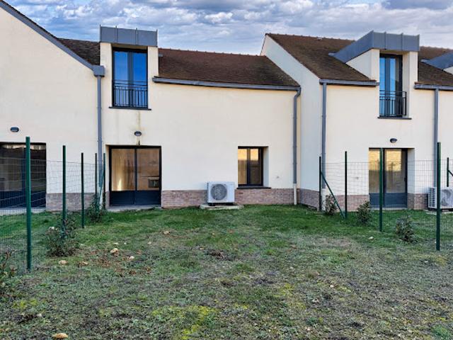 Vente Maison 4 pièces 76.6 m2 Réau