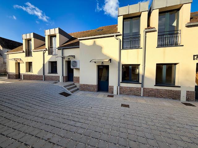 Vente Maison 4 pièces 77.2 m2 Réau