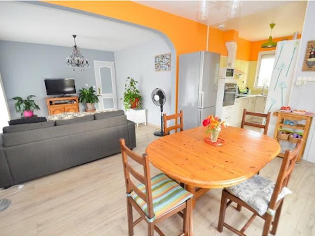 Vente Maison 4 pièces 80 m2 Saint Seurin sur l'Isle