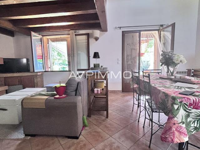 Vente Maison 4 pièces 84.9 m2 Saint Cyr sur Mer