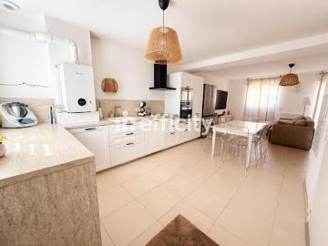 Vente Maison 4 pièces 85.4 m2 Lançon Provence