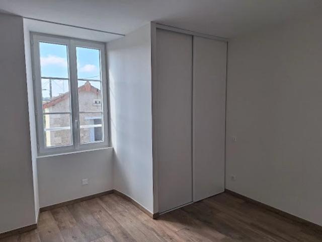 Vente Maison 4 pièces 90 m2 Saint Laurent de Céris