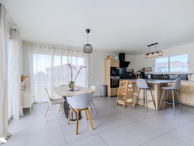 Vente Maison 4 pièces 92 m2 Vayres