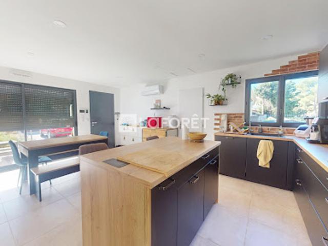 Vente Maison 4 pièces 99.3 m2 Saint Mitre les Remparts