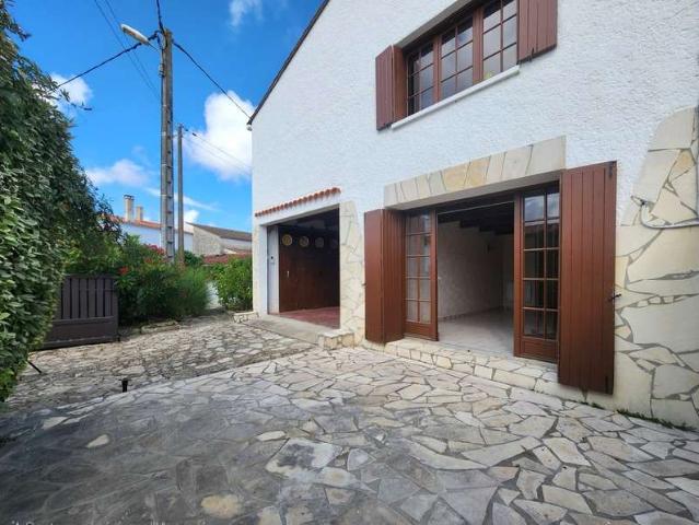 Vente maison 4 pièces Sauzelle 17