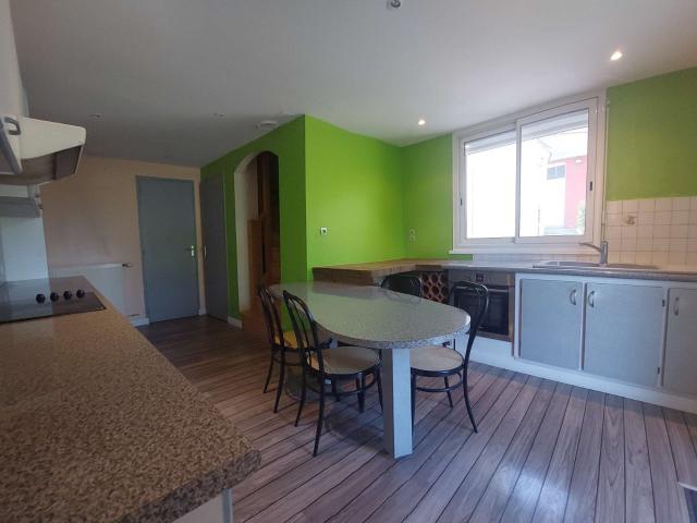 Vente maison 4 pièces Segre 49