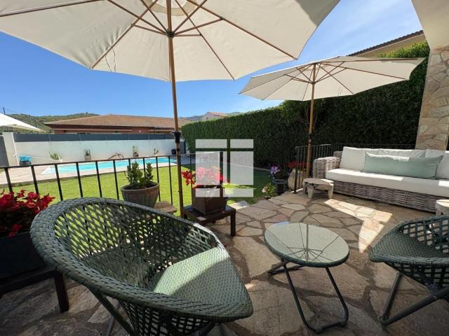 Vente Maison 5 chambres Piscine 137.75 m2