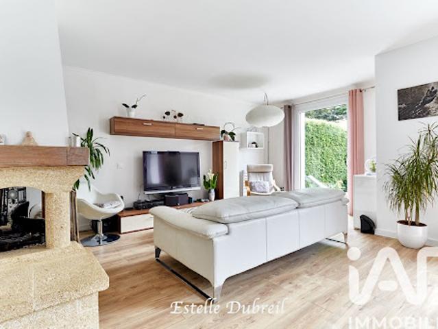 Vente Maison 5 pièces 104 m2 Montigny le Bretonneux