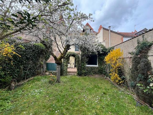 Vente Maison 5 pièces 104 m2 Montluçon