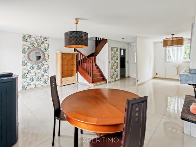 Vente Maison 5 pièces 105 m2 Emerainville
