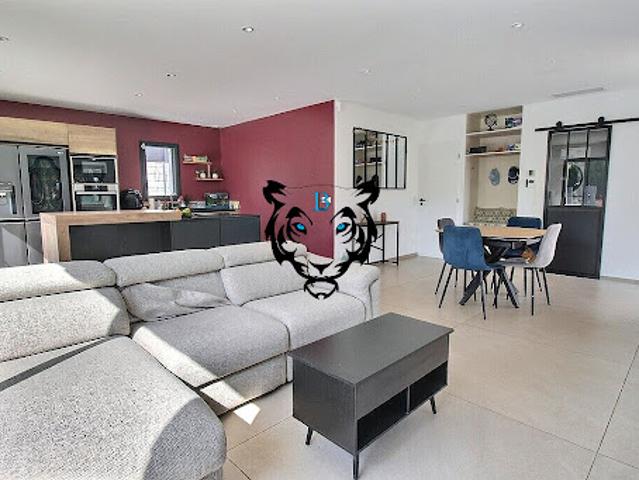 Vente Maison 5 pièces 106 m2 Roquebrune sur Argens