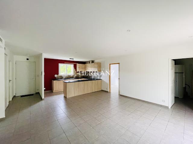 Vente Maison 5 pièces 100 m2 Moulon
