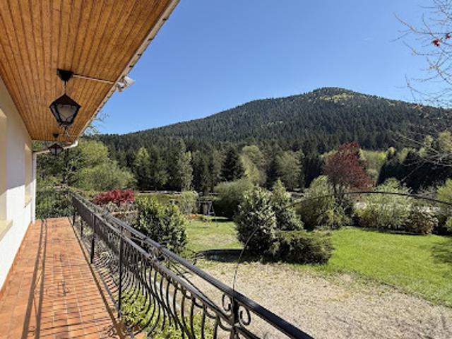 Vente Maison 5 pièces 100 m2 Taintrux