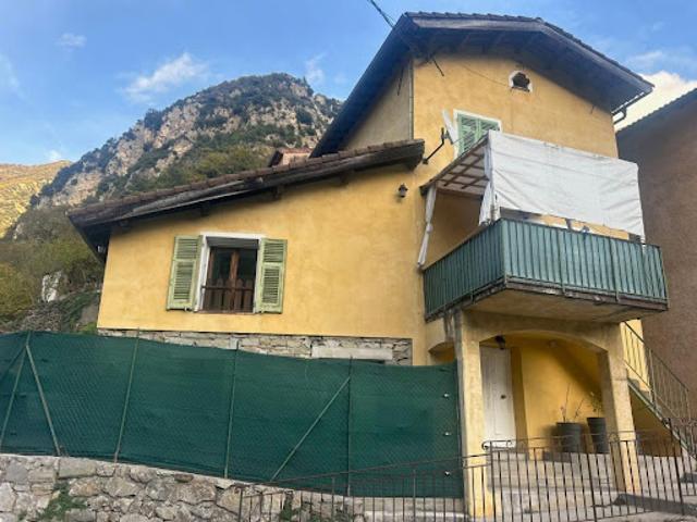 Vente Maison 5 pièces 100 m2 Utelle