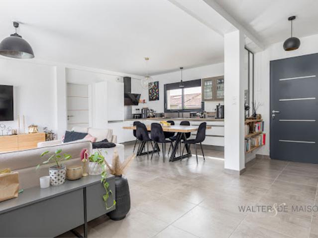 Vente Maison 5 pièces 101 m2 Ayguesvives