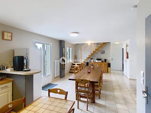Vente Maison 5 pièces 102 m2 Cléré les Pins