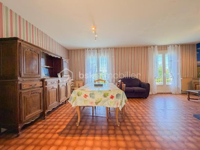 Vente Maison 5 pièces 103 m2 Magnac Bourg