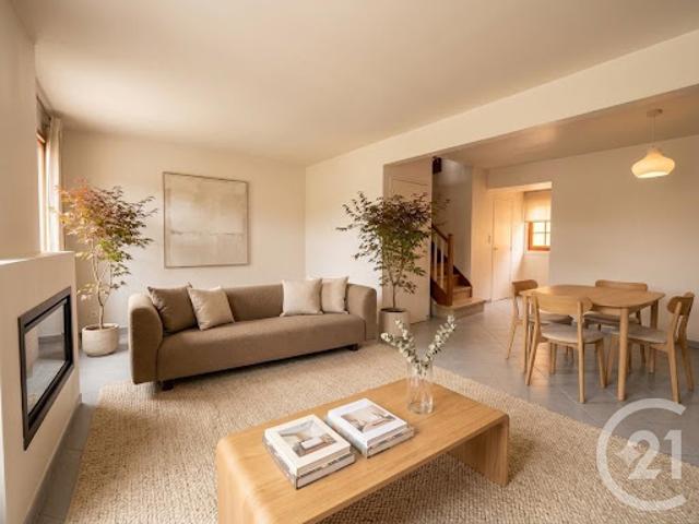 Vente Maison 5 pièces 117 m2 Le Mesnil Saint Denis