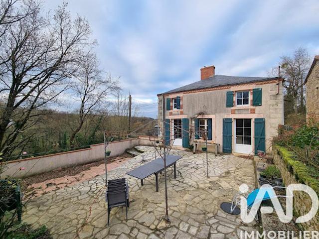 Vente Maison 5 pièces 110 m2 Saint Loup Lamairé