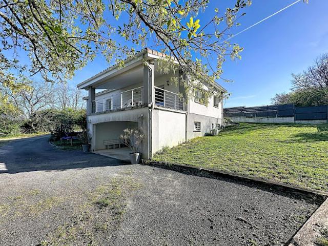 Vente Maison 5 pièces 110 m2 Saint Pierre Lafeuille