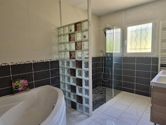 Vente Maison 5 pièces 111 m2 Neuvic