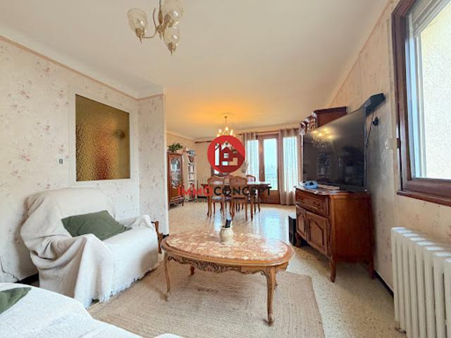 Vente Maison 5 pièces 111 m2 Laudun l'Ardoise