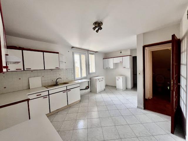 Vente Maison 5 pièces 111 m2 Saint Gilles