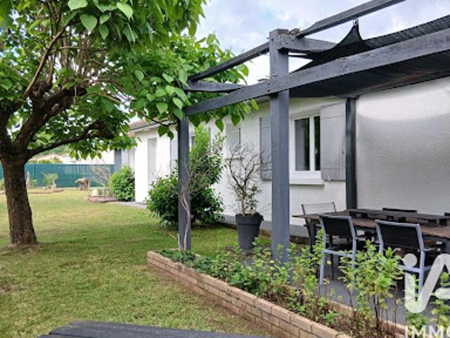 Vente Maison 5 pièces 111 m2 Saint Seurin sur l'Isle