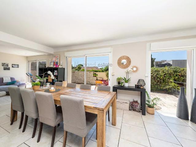 Vente Maison 5 pièces 112 m2 Cannes la bocca