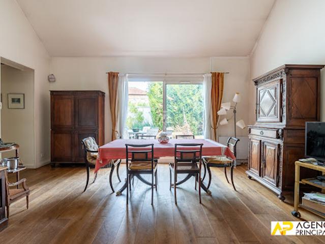Vente Maison 5 pièces 113.65 m2 Le Mesnil le Roi