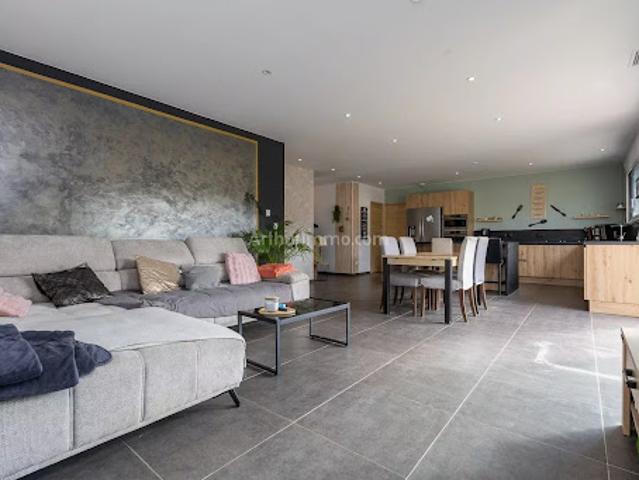 Vente Maison 5 pièces 124 m2 Vézeronce Curtin
