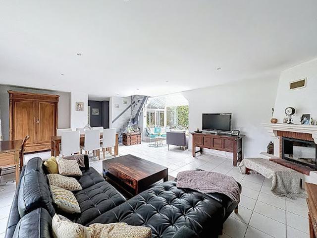 Vente Maison 5 pièces 125 m2 Voisins le Bretonneux