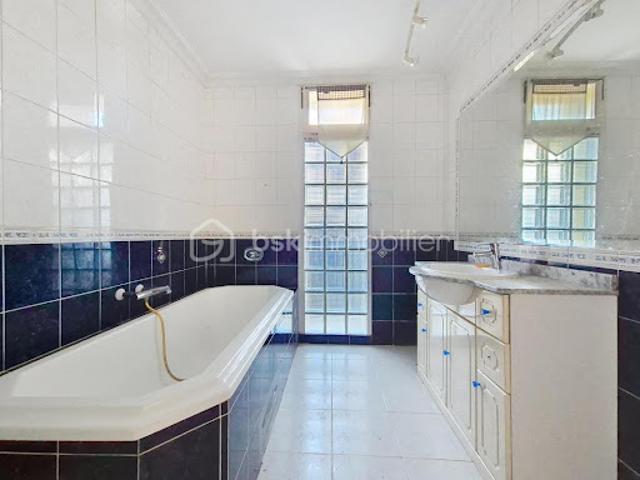 Vente Maison 5 pièces 125.7 m2 Castelsarrasin