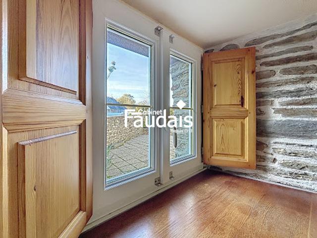 Vente Maison 5 pièces 127.74 m2 Saint Georges Montcocq