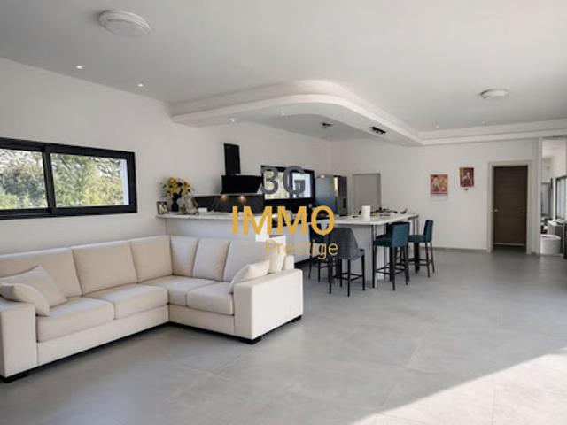 Vente Maison 5 pièces 129 m2 Nimes
