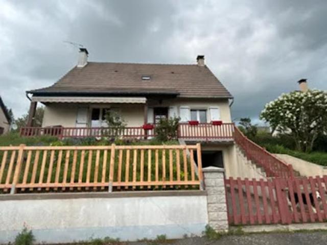 Vente Maison 5 pièces 120 m2 Montsalvy