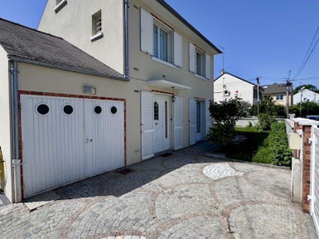 Vente Maison 5 pièces 120 m2 Saint Brice sous Forêt