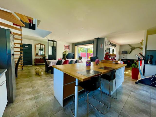 Vente Maison 5 pièces 121 m2 Monnaie