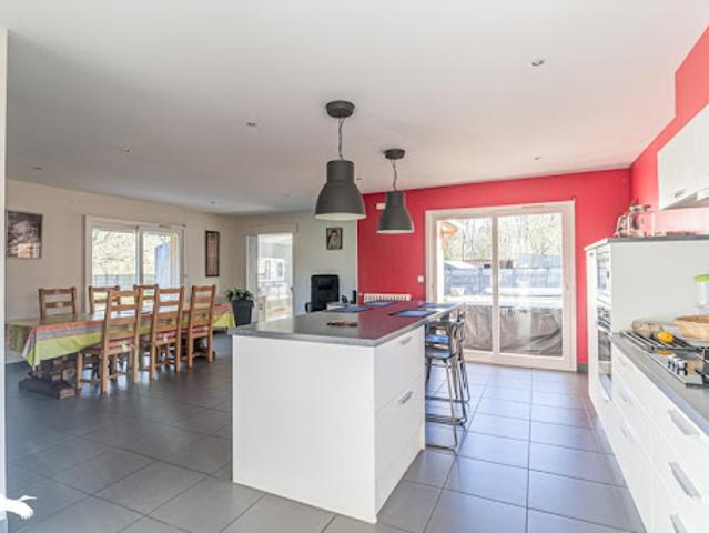 Vente Maison 5 pièces 121 m2 Blanquefort