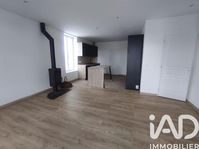 Vente Maison 5 pièces 122 m2 Saint Hilliers