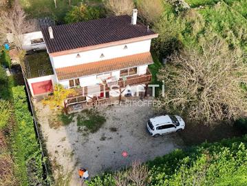 Vente Maison 5 pièces 122 m2 Tour de Faure