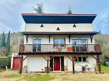 Vente Maison 5 pièces 122 m2 Tour de Faure