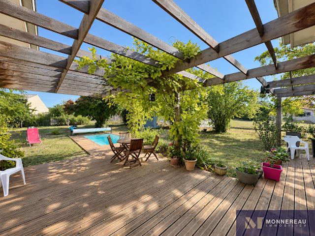 Vente Maison 5 pièces 134 m2 Barbezieux Saint Hilaire