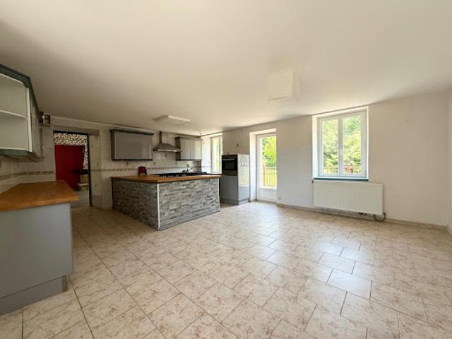 Vente Maison 5 pièces 134 m2 Surville