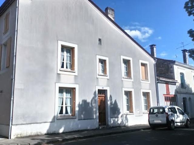 Vente Maison 5 pièces 135 m2 Montbron