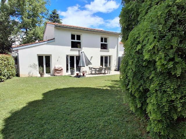 Vente Maison 5 pièces 135 m2 Limas