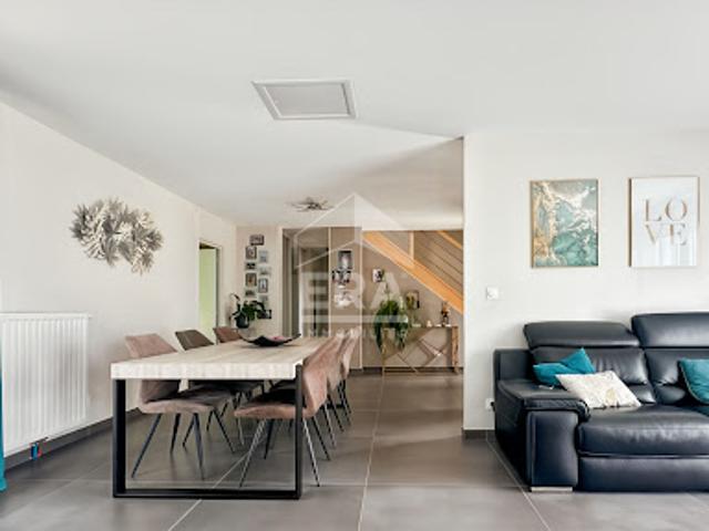 Vente Maison 5 pièces 136.58 m2 Saint Euphraise et Clairizet