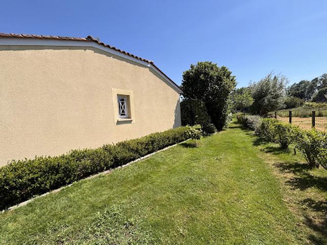 Vente Maison 5 pièces 137 m2 Saint Pierre d'Eyraud